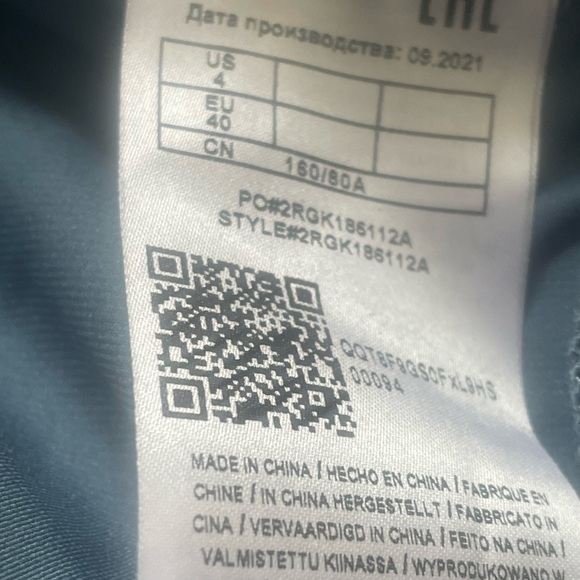 NWT Guess by Marciano Blue Jumpsuit with V-Neck and Belt size 6 - Picture 8 of 10